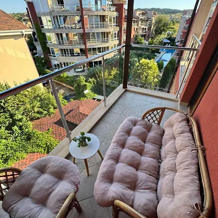 Lägenhet For 5 With Pool View Sozopol