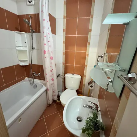 For 5 With Pool View *